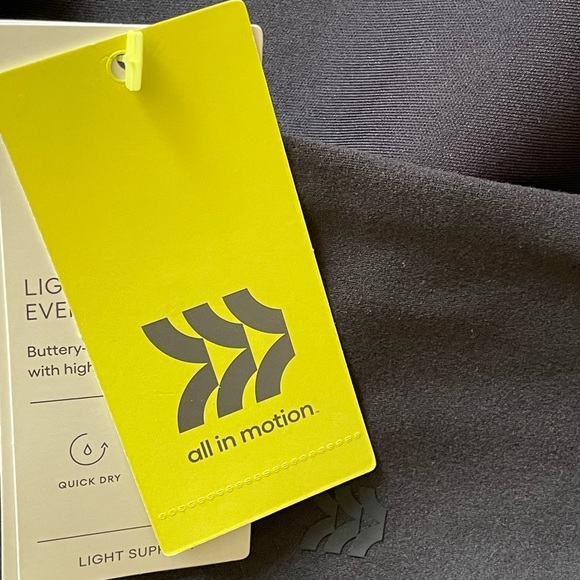 #109, all in motion sports bra, NWT, size XL - Picture 4 of 4